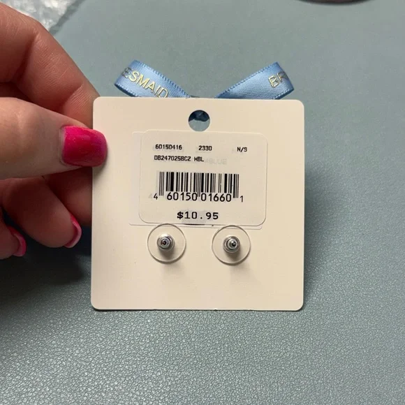 David’s Bridal - Bridesmaids Stud Earrings Cubic Zirconia (5) - Picture 2 of 3